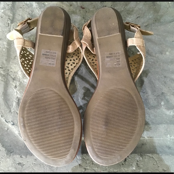 Coconuts Gold Sandals - Picture 4 of 4